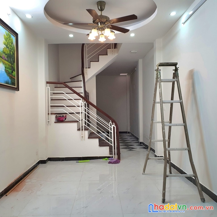 Siêu rẻ bán nhà phố chính kinh, thanh xuân, 36m, 5 tầng, mặt tiền cực thoáng, ô tô, kd, 3.6 tỷ