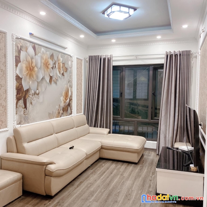 Bán nhà 38m2 kinh doanh ô tô tải đỗ cửa giải phóng hoàng mai xây 5 tầng 4 ngủ giá 4,8 tỷ