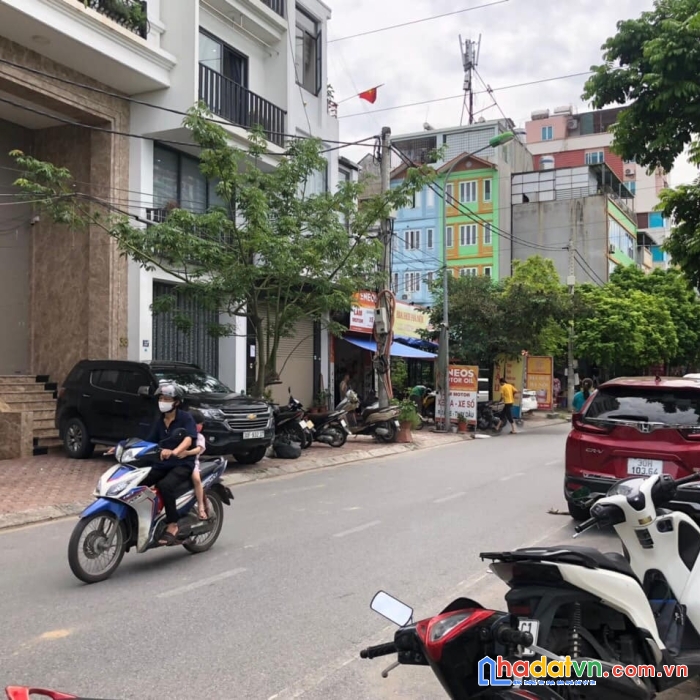 Bán nhà gần hồ hạ đình 14.6 tỷ, dt 126m x5t ô tô đỗ cửa, nhà đẹp ở sướng