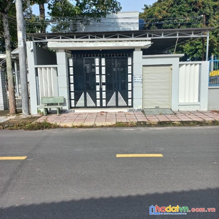 Chính chủ cần bán căn nhà vị trí đẹp tại thị trấn châu thành