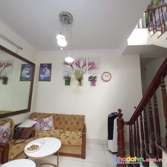 Bán nhà dân xây vĩnh ninh vĩnh quỳnh thanh trì ô tô đỗ cổng sau 1 nhà ra phố ô tô tránh kinh doanh