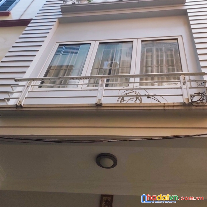 Bán nhà hoàng quốc việt, phân lô, ô tô tránh, kd, ngõ rộng thoáng, an sinh tuyệt vời, ở sướng giá