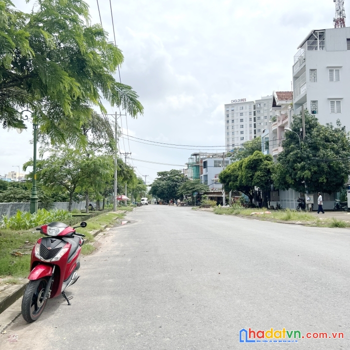 Nhà 4 tầng mt bến bình đông, p11q8 4.2x13.6m giá 11 tỷ tl