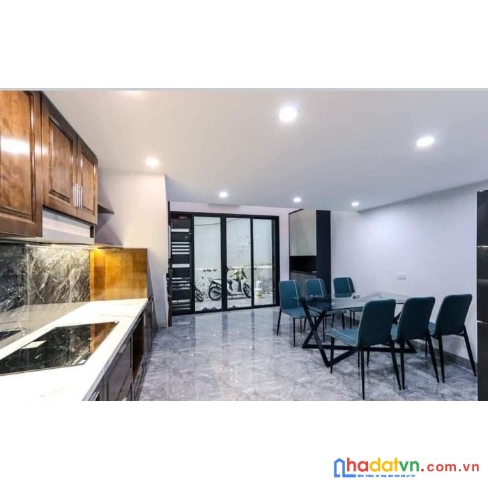 Gấp gấp 5,5 tỷ- bán nhà ngọc thụy 55m, tặng full nội thất xịn xò, gần chợ, ngõ nông, thoáng