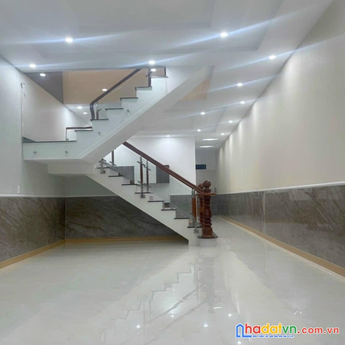 Cần bán gấp nhà 2 tầng, đ, nguyễn đình tứ, dt; 100m2 giá chỉ 5,6 tỷ