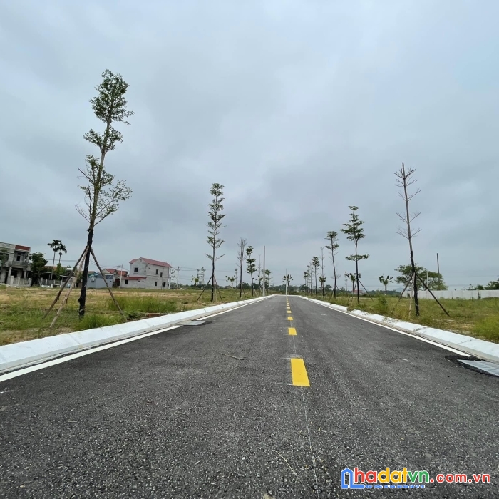 Cơ hội đầu tư nhỏ - sinh lời cao !!!
mặt đường trục chính giao thương cả khu vực dân cư !!
ven