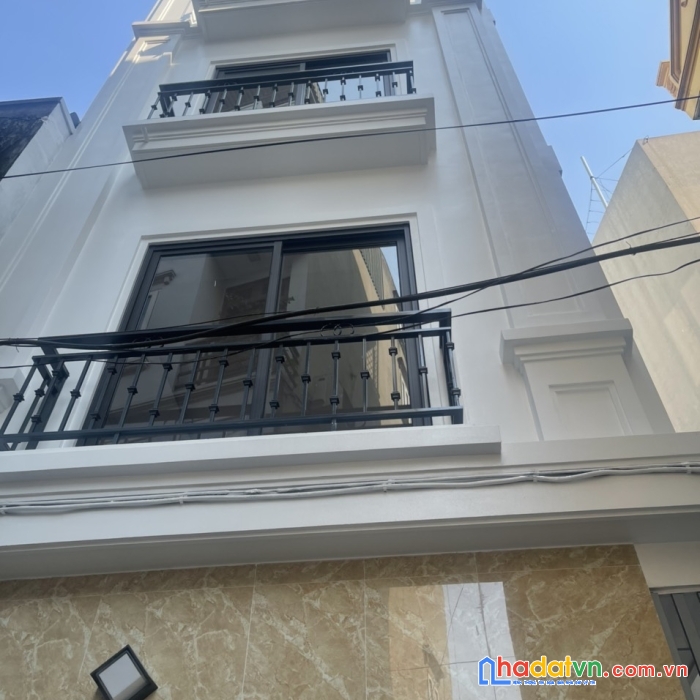 Bán nhà giang biên,long biên, 35m, 6 tầng mới, đường rộng, ô tô vào nhà, 4,15 tỷ