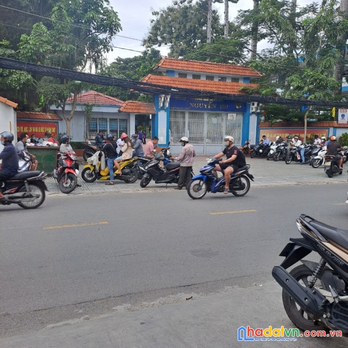 Quán đang hoạt động tốt không có người quản lý nên cần sang lại quán trà sữa nước ép vị trí đẹp