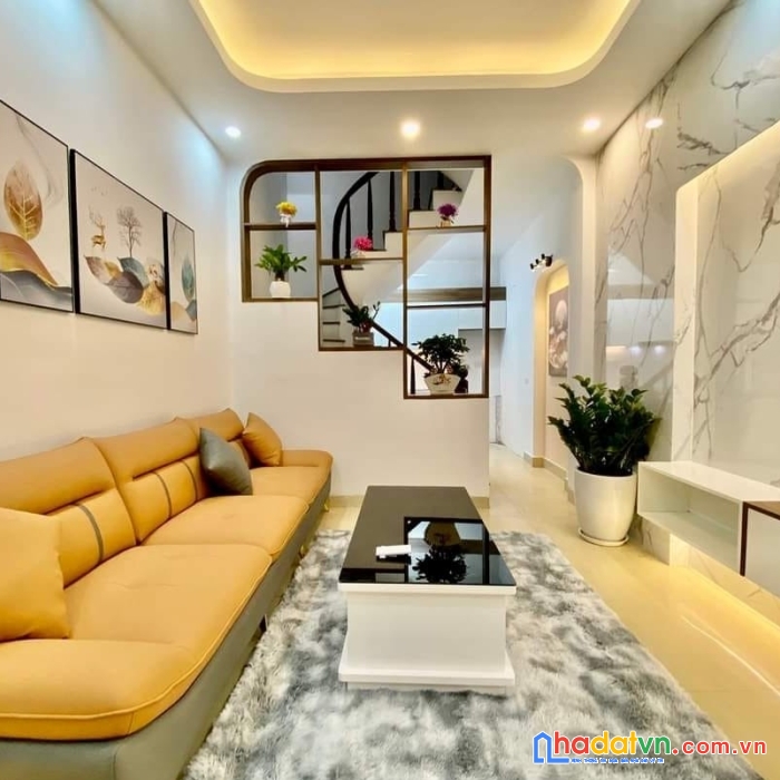 Kinh doanh ô tô tránh xe máy ngõ xuân thủy 35/37m xây 5 tầng, mặt tiền 3.8m giá chào 5.35 tỷ, cực