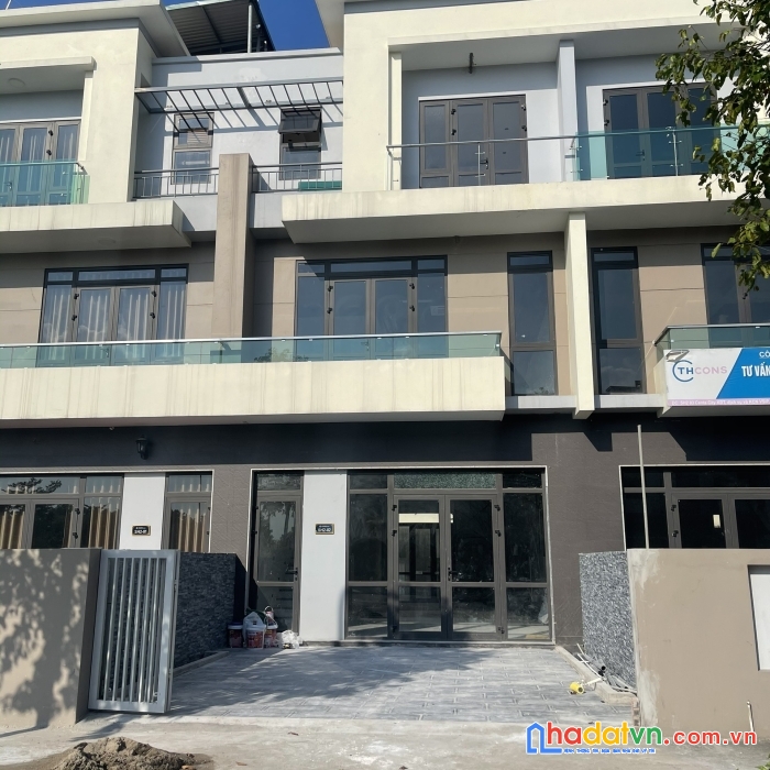 Bán nhà phố 3 tầng đã hoàn thiện về ở ngay tại đại đô thị sầm uất thành phố từ sơn