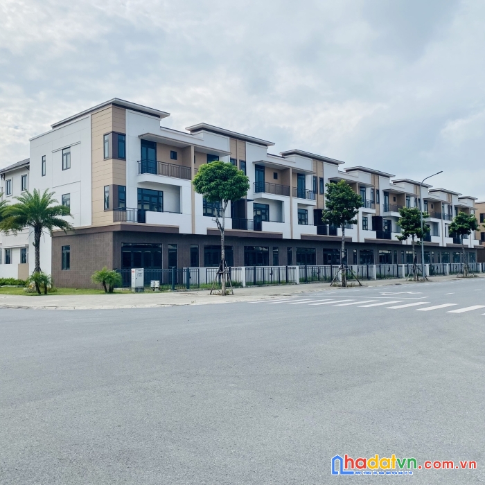 Nhà bán năm nay - giá năm trước. nhà phố 120m2 đường 26m vị trí cực đẹp. 090.651.9494