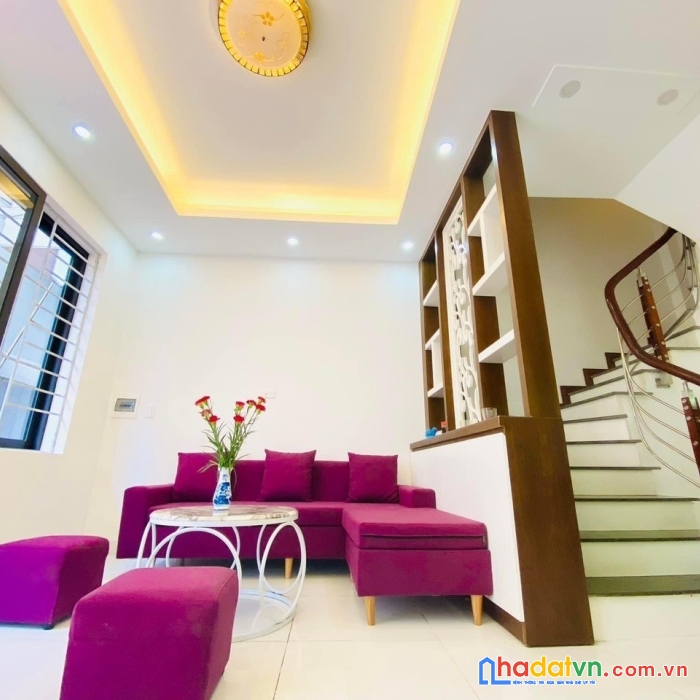 Nhỉnh 3 tỉ.nhà mới koong ngọc thụy,4 tầng.full nội thất.ô tô tránh 10m. gần hồ,trường,khai sơn