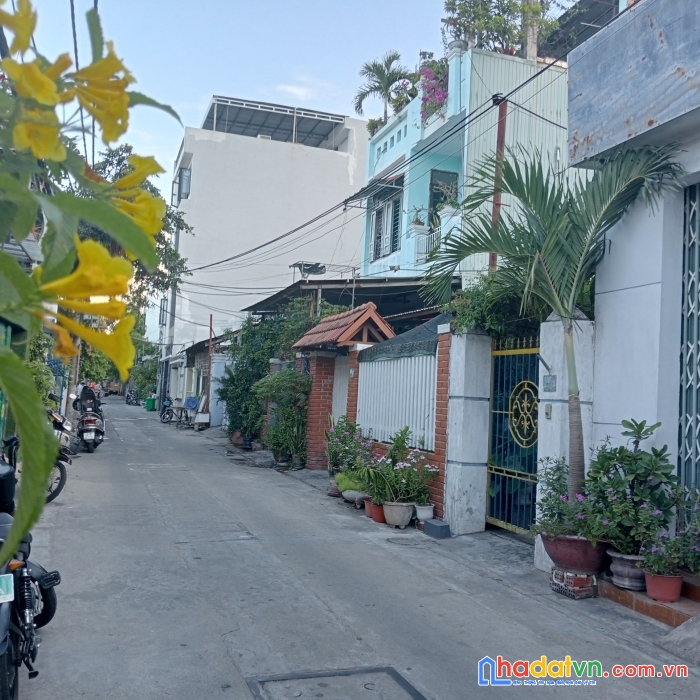 Bán nhà sơn trà. 190m2, mặt tiền 12m. hxh nguyễn công trứ. chỉ 8.5 tỷ