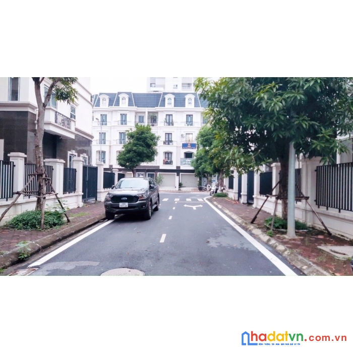 Bán biệt thự song lập mipec kiến hưng 135m2 - giá 13,8 tỷ