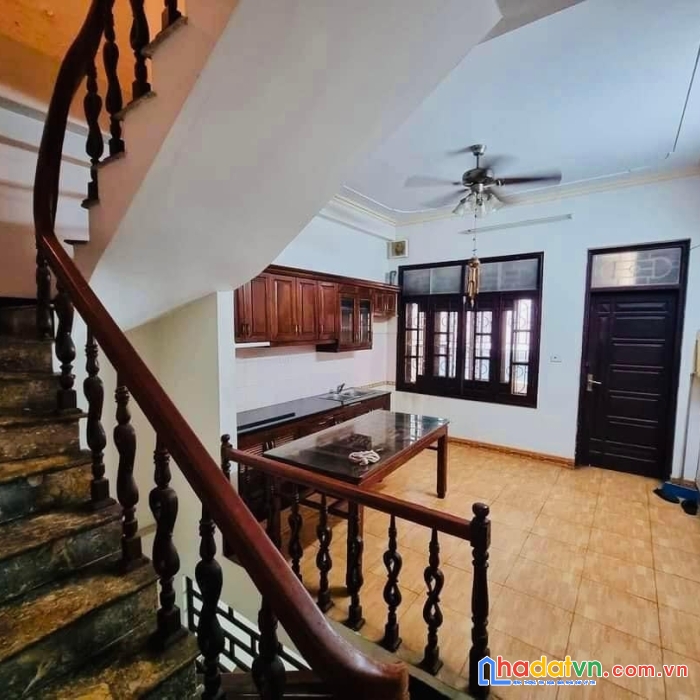 Bán nhà đầu tháng siêu đẹp, vị trí siêu vip ngay trên con phố dương khuê !!! 
nhà phân lô - ô tô