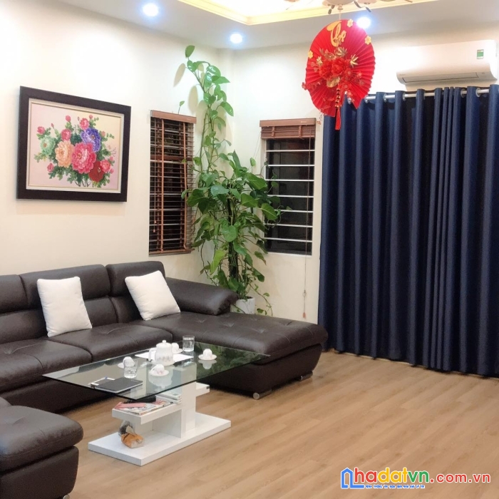 Cần bán nhanh nhà phố giang biên 35m 4 tầng 2.7 tỷ