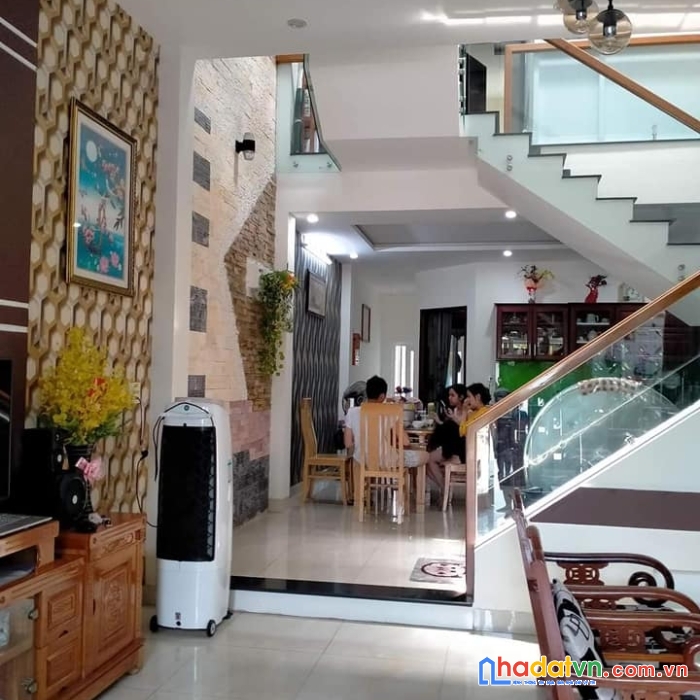Bán gấp trong tuần , nhà hà huy tập, 95m2, hxh , 7 ngủ, 7 wc , tặng nội thất, chỉ 4 tỷ 0929515355