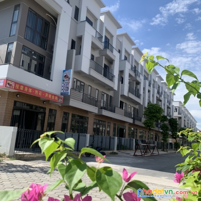 Chủ nhà thiện chí bán căn nhà phố đối diện chung cư siêu đẹp chỉ 5xxx tỉ