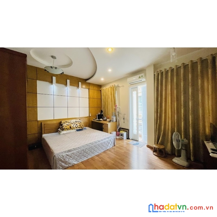 Mặt phố đê la thành, 4 tầng đẹp, kinh doanh đỉnh, 14 tỷ 5
