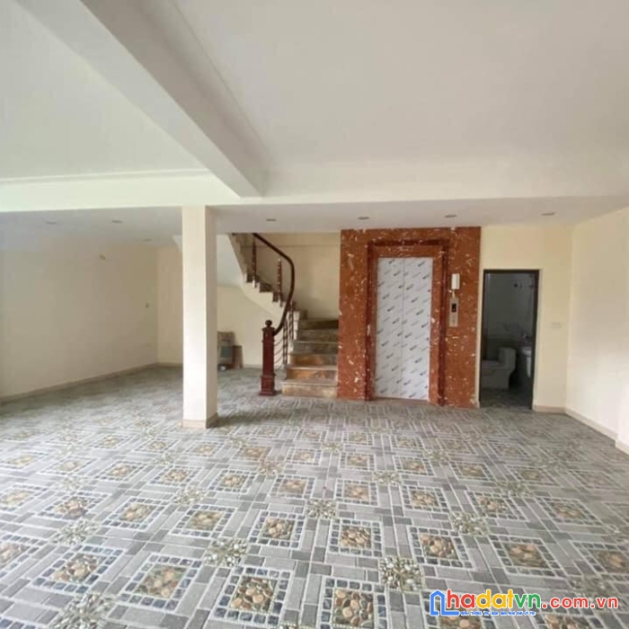 Bán chdv đẹp phố trần đại nghĩa, ô tô vào nhà 130m, 7t, 35p full giá 15,5 tỷ
