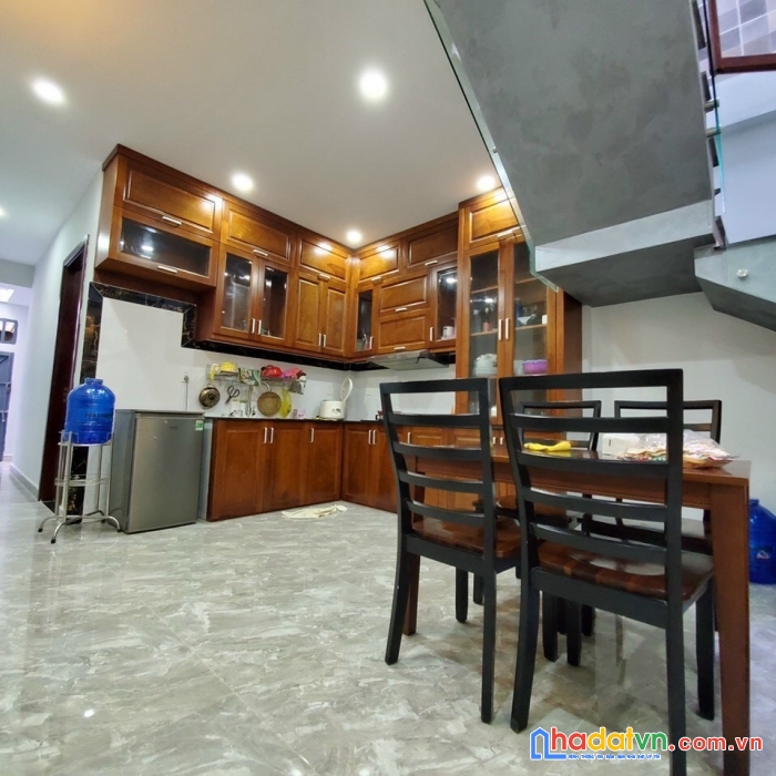 Nhà bán, hoàng văn thụ, 4 x 11m, 2 pn btct, 5.6 tỷ, phú nhuận