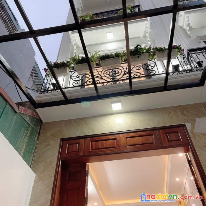 Siêu mẫu bồ đề- long biên- nội thất sang trọng- 62m 4t chỉ nhỉnh 6 tỷ. lh ms liên 0981398926.