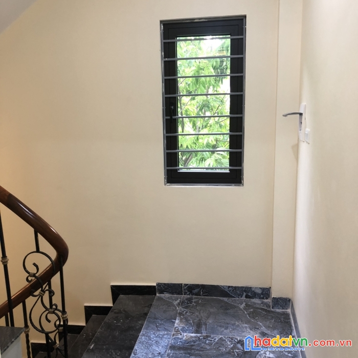 Bán gấp nhà siêu đẹp ngọc thụy, ô tô đỗ cổng, gần trường, chợ, vườn hoa, chỉ 3.2 tỷ ( có thương