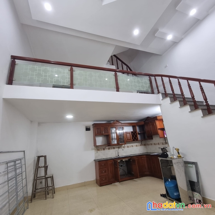 Bán nhà ngọc lâm - long biên - dt 42 m2 x 5t - giá 3,95 tỷ - nhà dân xây có sân rộng - 0975892929