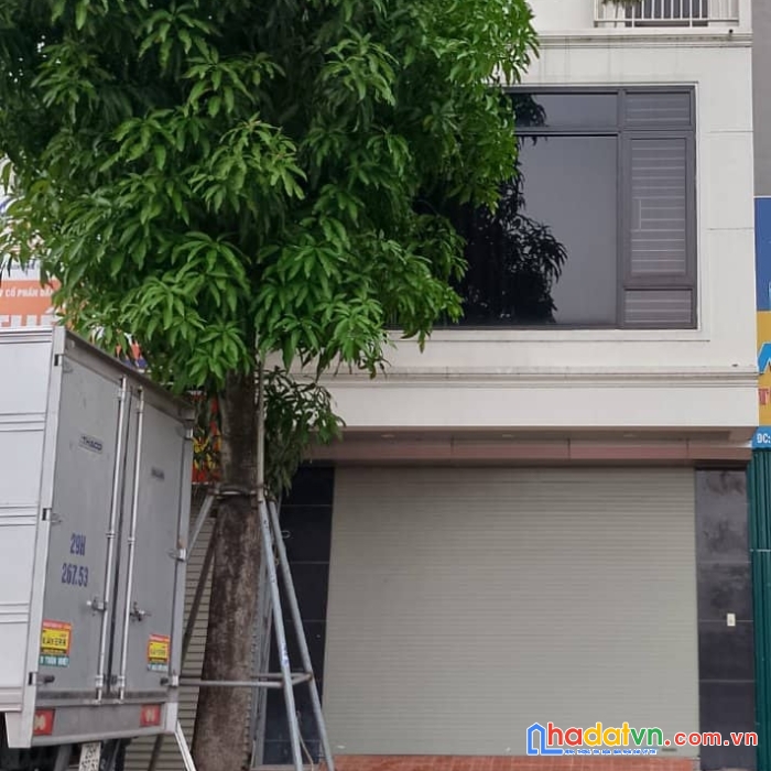 Cần bán nhà mặt phố phân lô, 3 ô tô tránh, vỉa hè rộng, kinh doah. 50m2, 7t, mt4m2, nhỉnh 9 tỷ