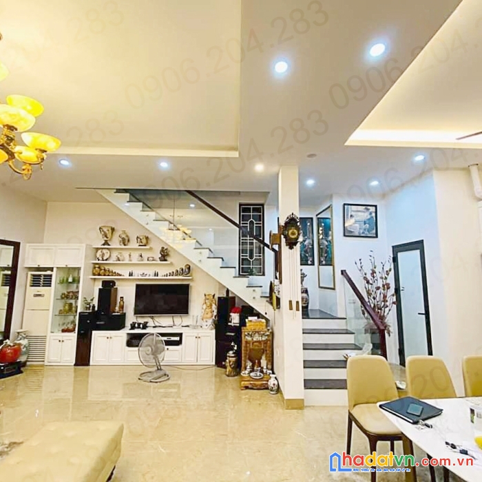 Bán nhà cao văn lầu 4.4x16m chỉ 5.8 tỷ, hẻm ô tô, 3 tầng, 5 pn, ở ngay