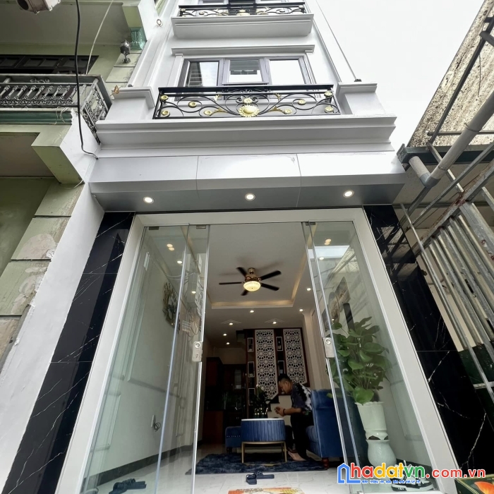 Nhỉnh 3 tỷ sở hữu nhà đẹp hoàng mai full nội thất