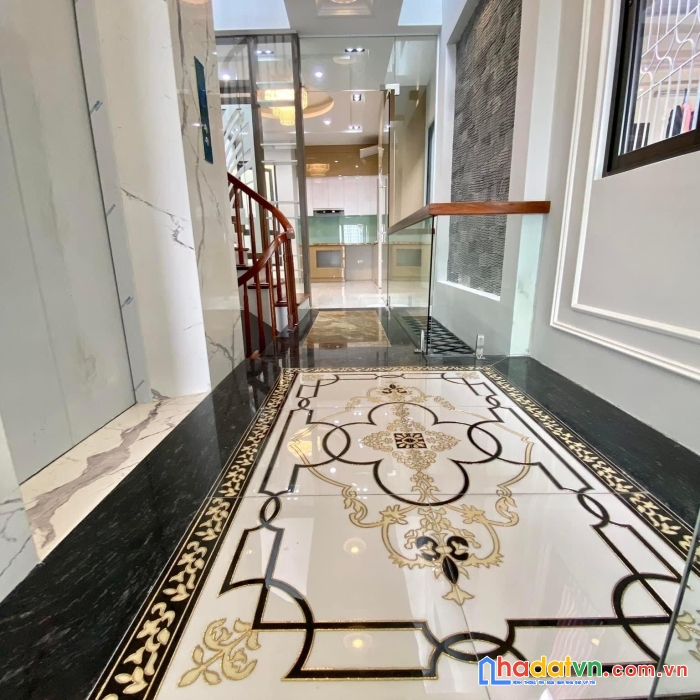 Bán nhà phố lâm hạ.2 thoáng. thang máy.gara ôtô. 70m. 6tầng. giá15.x tỷ