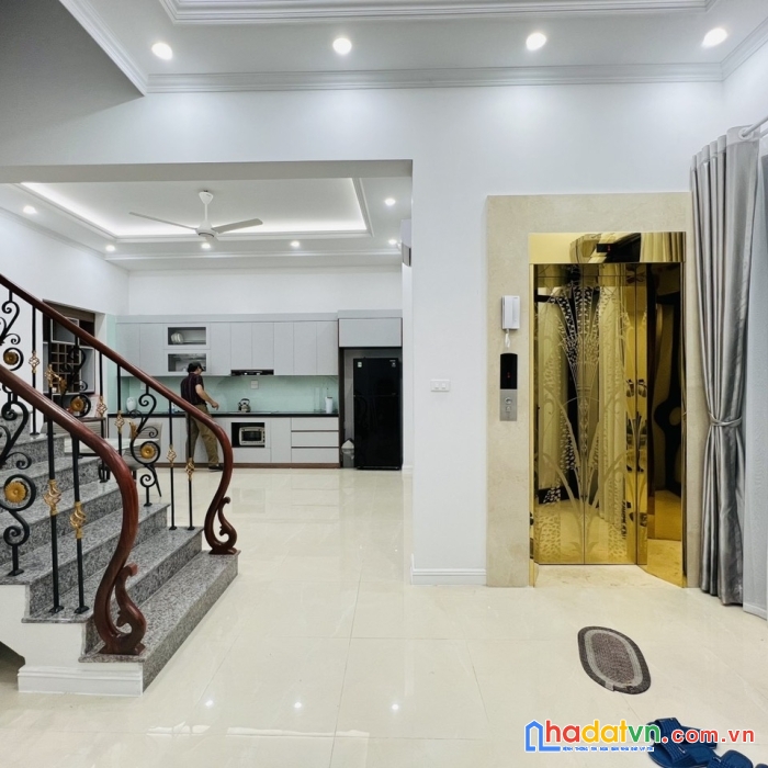 Bán nhà phố lâm hạ ở vip-ô tô tránh-sân trước nhà-tiện tích cao cấp