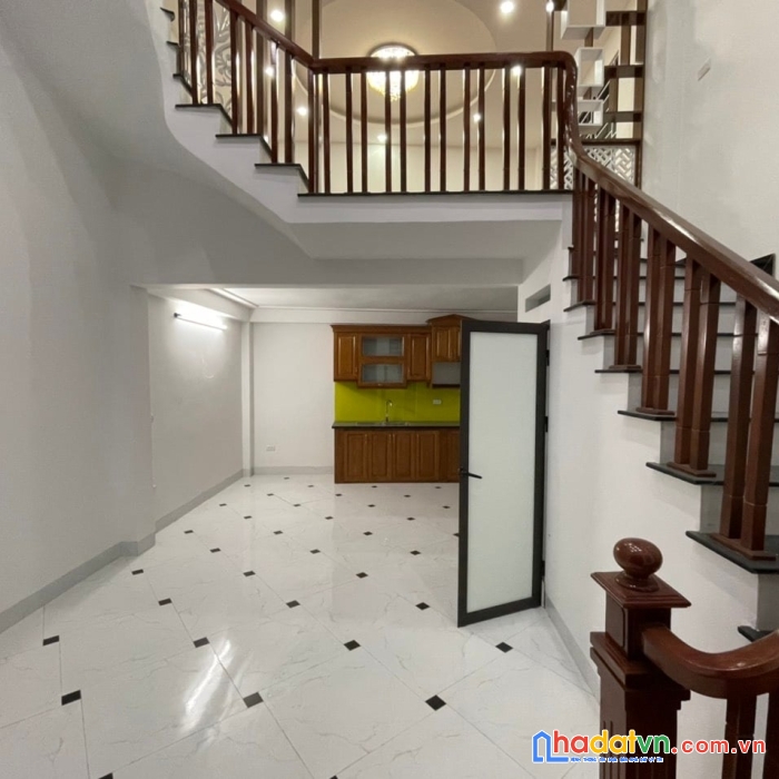 Bán gấp bằng liệt,linh đàm,dt 39m2x5t,giá 3.55ty,nhà mới,đẹp,oto,sđcc