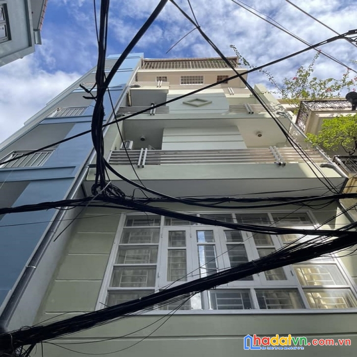 Nhà đẹp dương quảng hàm 65m²xây 5 tầng, mặt tiền 4.5m giá chào 12.5 tỷ, ô tô vào nhà, ở luôn ,sát