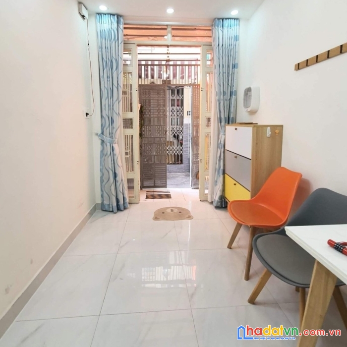 Ngô đức kế bình thạnh 2 tầng sát mặt tiền chỉ 2 tỷ nhĩnh