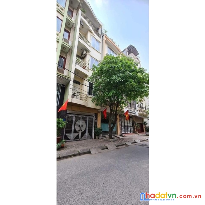 Bán nhà cũ 4 tầng, gara oto - phân lô - 20m ra phố - ngõ thẳng - xây toà văn phòng kinh doanh