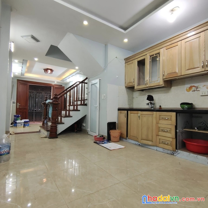 Nhà đất thổ cư dành cho gia đình lớn hay nhà đầu tư đều được, siêu đẹp ngay tại trung tâm cầu giấy