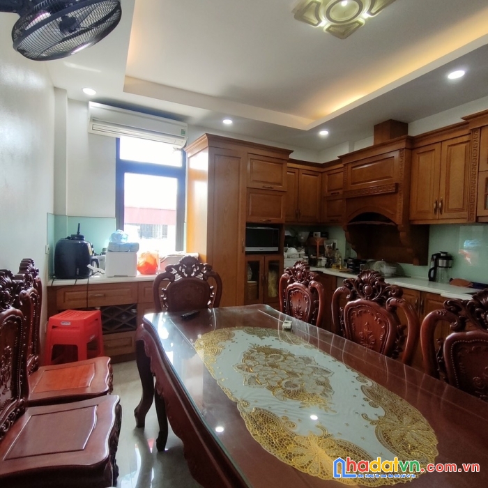 Nhà mặt ngõ to hơn phố nghi tàm 60m 6 tầng 5mmt kinh doanh oto giá chỉ 14 tỷ