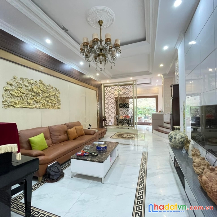 Bán nhà long biên, phố tư đình, khu a38 quân đội , nhà đẹp 68m mt5 giá 6 tỷ