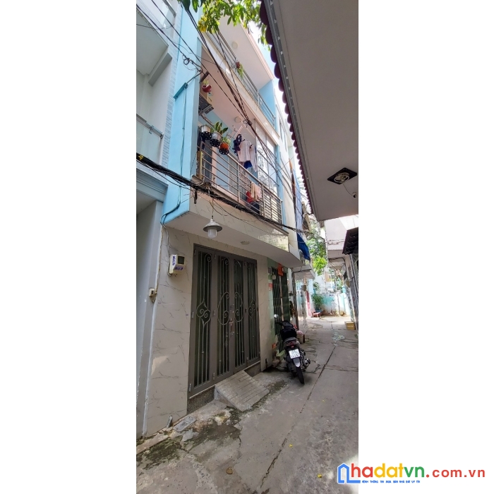 Bán gấp nhà riêng âu cơ, tân bình, 3 tầng nhỉnh 2ty.