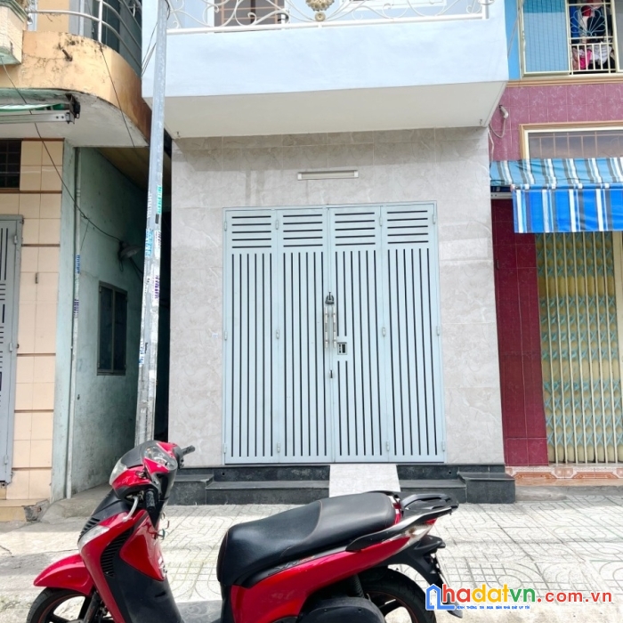 Nhà mới 2 tầng mặt tiền đường tùng thiện vương p12q8