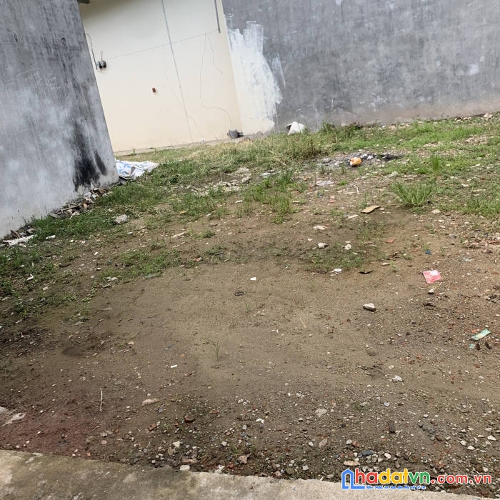 Đất ngọc thuy.nhỉnh 3 tỉ.mặt ngõ ôtô chạy vòng quanh.ngõ thông.gần trường,chợ,khai sơn hill..