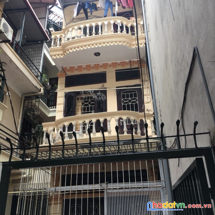 Chính chủ cần bán nhà gấp phố quan nhân diện tích gần 30m giá 2,8 tỷ