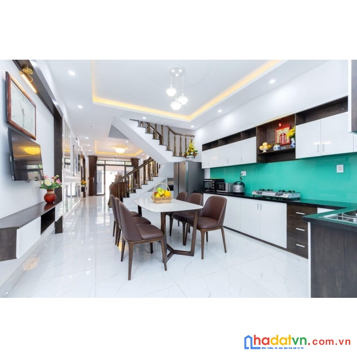 Mặt tiền bạch đằng, bình thạnh diện tích 45,9m2, 4,5 x 10,2m giá chỉ 12,6 tỷ