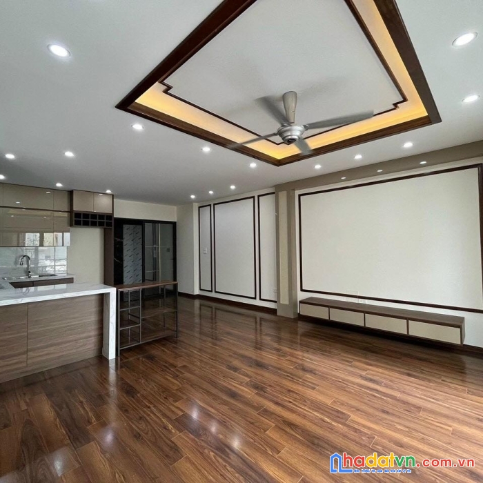 Nhà mới văn cao, ba đình 55m2 5t 8 tỷ. thang máy, ở ngay 0912288365.