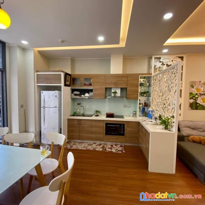 Bán nhà nguyễn văn cừ, long biên, 73m, nhỉnh 6tỷ, ô tô vào nhà, ngõ thông.