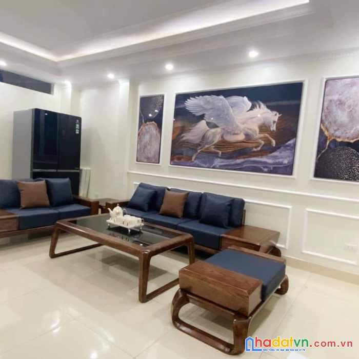 Bán nhà hai tầng phố gia quất. 3 thoáng. oto vào nhà. khu phân lô bàn cờ. 55m.mt5m.giá5.x tỷ