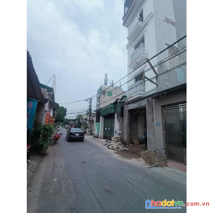 Thạch bàn siêu hiếm - gara ô tô - ô tô tránh - ngõ thông 