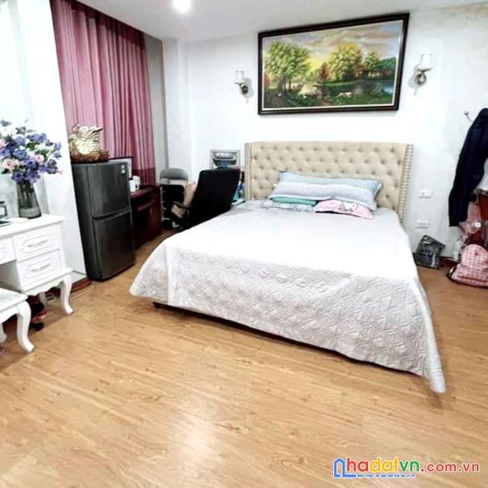 Bán nhà phố tạ quang bửu: 45m2, 5 tầng, mt 4m, ô tô đỗ 10m, sát chợ, ngõ thông, 5.5 tỷ.